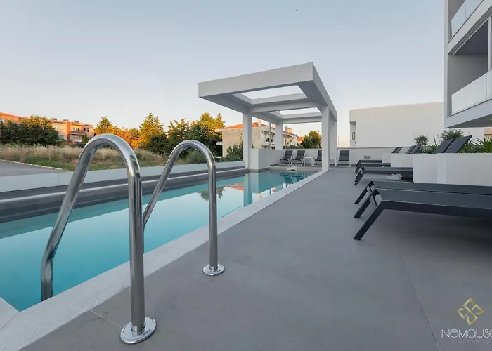 Nemausa Luxury Living דירה