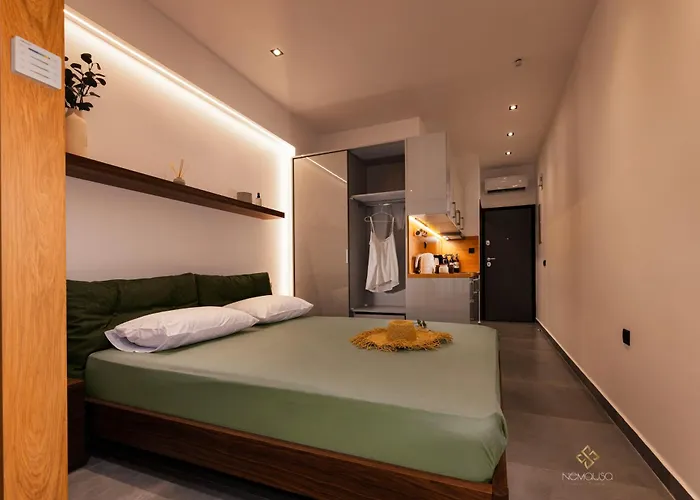 דירה Nemausa Luxury Living *